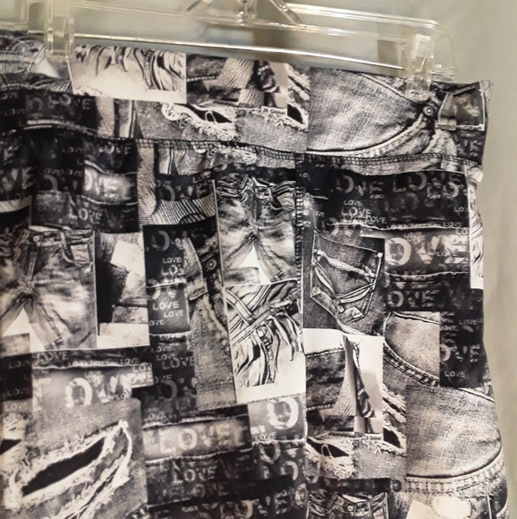 An abstract get a grip pair of pants - Picture 8 of 13